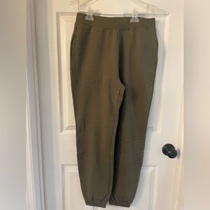 Girlfriend Collective Birch 50/50 Organic Classic Jogger Size Medium,Olive Color